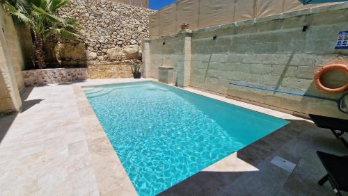 Xewkija House | Sunflower Farmhouse, Xewkija, Gozo