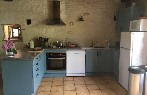 Frayssinet-le-Gelat Cottage | Sunflower 4* - Quiet & relaxing cottage in a courtyard, perfect for families