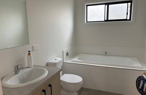 Munno Para House | Sunflower Homes: Light and Easy Space