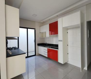Rondonopolis House | Sunflower residential house for rent
