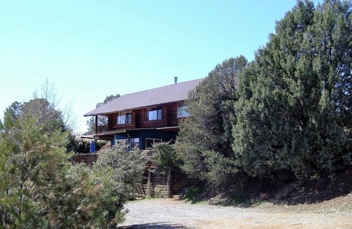 Prescott Apartment | Sunflower Room - Prescott Cabin Rentals