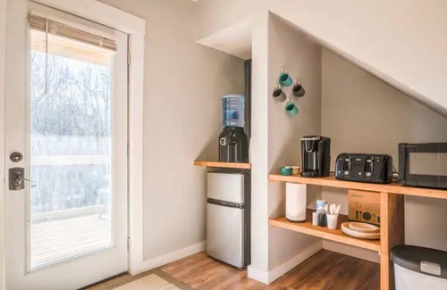 Asheville Apartment | Sunflower Suite, 10 minutes to Downtown