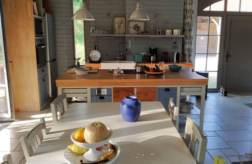 Leobard House | Sunflower Valley Villa, Léobard