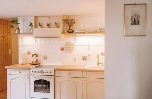 Beatenberg Condo | SUNGALOW Beatenberg- Panoramic Vintage-Chic Chalet with Gourmet Kitchen