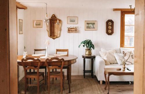 Beatenberg Apartment | Sungalow - Panoramic Vintage-Chic Chalet