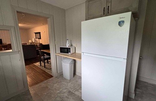 Mount Nebo House | Sunkist Wall at Blossom Hill Cottages, 2 BR, beautiful cottage, close to it all!