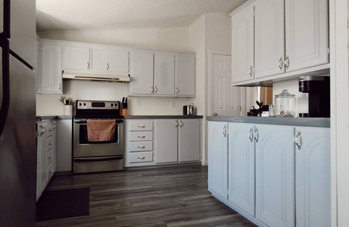 Quincy Cabin | Sunland Estates Cabin ~ Close to the Gorge Amphitheater!