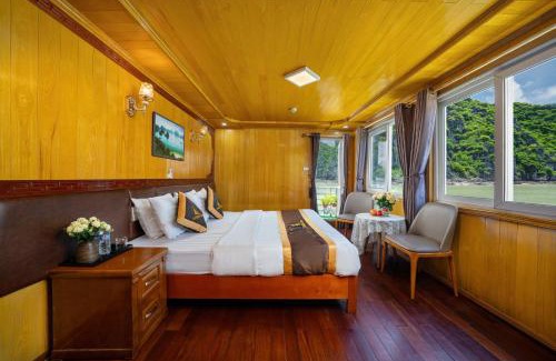 Cat Hai Boat Rental | Sunlight Cruise