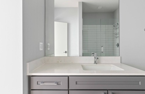 Arlington Heights Apartment | Sunlit Arlington Heights 1BR w/ Gym & W/D, near I-90, by Blueground