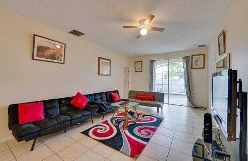 Sunset Ridge House | Sunlit Davenport Family Home with Lanai and Gas Grill!