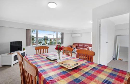 Greenlane - Ellerslie House | Sunlit Glow Spacious 5BR Home on Ladies Mile