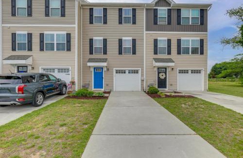 Milford House | Sunlit Milford Townhome Less Than 2 Mi to Riverwalk!