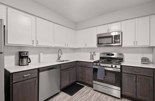 Rochester Apartment | Sunlit Modern Unit Cozy Clean & Peaceful