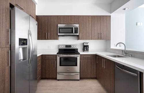 Centennial Apartment | Sunlit Redwood City 1BR w/Lounge, Gym & W/D, nr Caltrain, by Blueground
