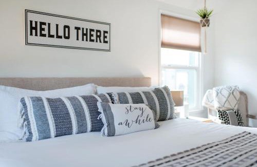 North Spokane House | Sunlit Scandi Haven - Walk to Whitworth U & Shops