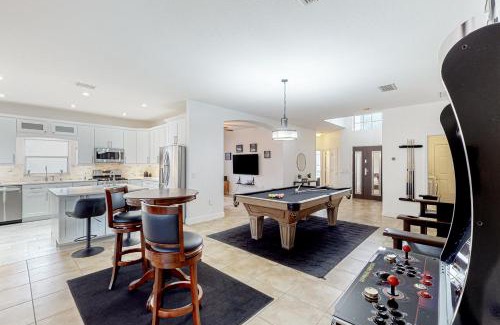 Crescent Lakes House | Sunlit Serenity Oasis