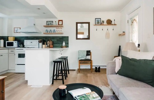 Prince Edward House | Sunlit + Tranquil 2 Bedroom Home | Rewild House