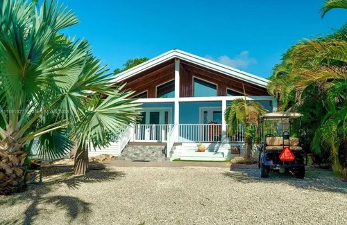 Anglers Park House | Sunlit Treasure in Key Largo