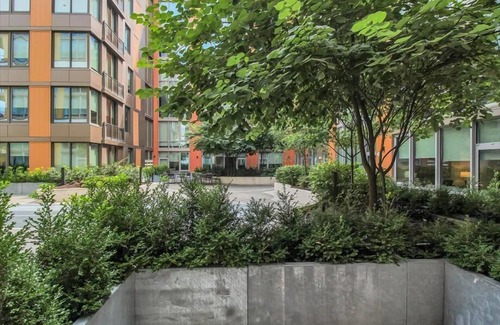 Buzzard Point Apartment | Sunlit Waterfront 1BR | nr Metro & Union Station | DC