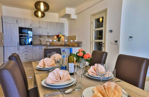 Rezevici Villa | Sunniest Villa Tulip