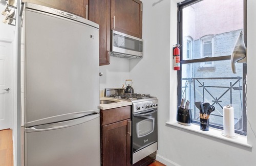 East Village Apartment | Sunny 1BR | 1BA | Heart of East Village