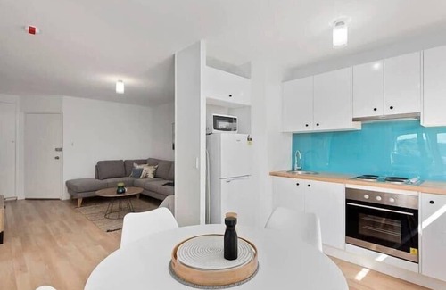 Sandy Bay Apartment | Sunny 2-Bed Apartment in Sandy Bay, Near Casino