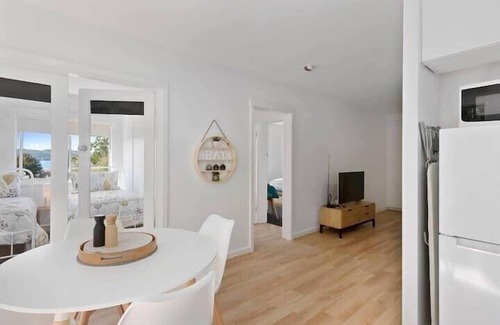 Sandy Bay Apartment | Sunny 2-Bed Apartment in Sandy Bay, Near Casino