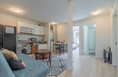 Horseshoe Bay Apartment | Sunny 2-Bed Condo Retreat