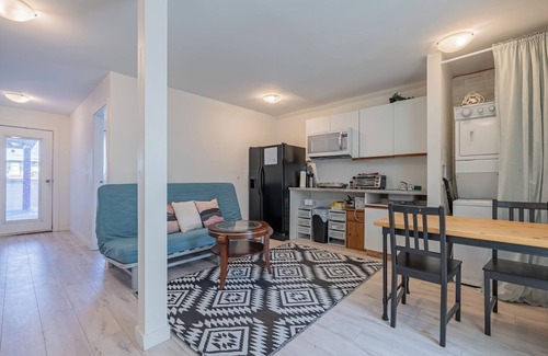 Horseshoe Bay Apartment | Sunny 2-Bed Condo Retreat
