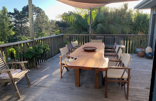 Cable Bay House | Sunny 2 Bedroom Beach House - Cable Bay n(wheel chair accessible)