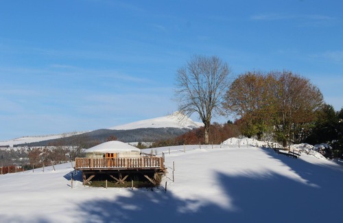 Saint-Sauves-d'Auvergne Cabin | Sunny 2 to 7-seater yurt, breathtaking view