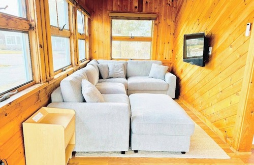 Barnstable Cottage | Sunny 3-bedroom cottage with WiFi and AC-Steps to beach and walkable to town!