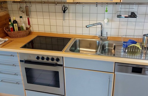 Ueberlingen Apartment | Sunny 3 room apartment with views of Lake Constance and the Alps - 9 min. to the lake