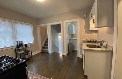 Bay View House | Sunny 3BR Craftsman Bungalow | Bay View
