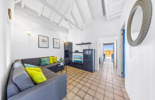 Punto de Oro House | Sunny 3br Escape - Luxurious Pool Oasis