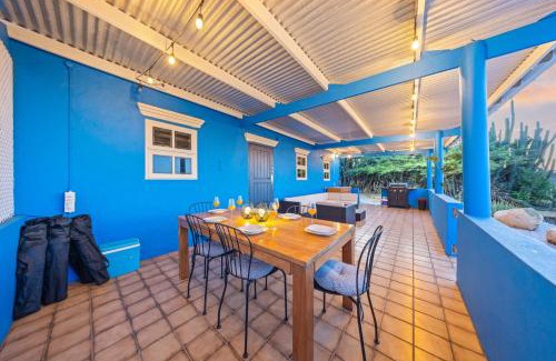 Punto de Oro House | Sunny 3br Escape - Luxurious Pool Oasis
