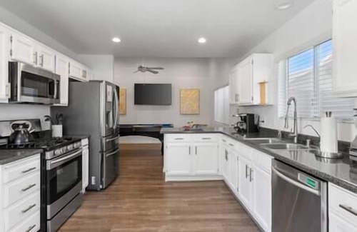 North Las Vegas House | ❤️Sunny 3BR Pool House w/Pool Table and Spa in NLV