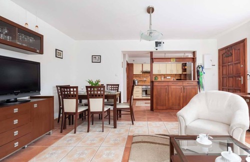 Lukecin House | Sunny 4 | Comfortable House | Parking