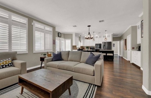 Green Valley North House | Sunny 5BR 4.5 Bath Las Vegas Retreat with Pool