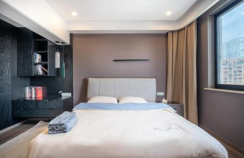 Huangpu Apartment | Sunny-Abode 3bedroom2bathroom2livingroom near Xintiandi and People's Square &200m to Subway