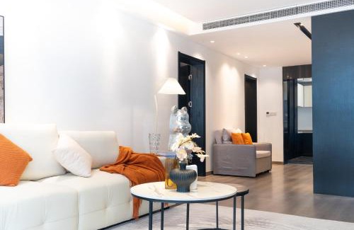 Huangpu Apartment | Sunny-Abode 3bedroom2bathroom2livingroom near Xintiandi and People's Square &200m to Subway