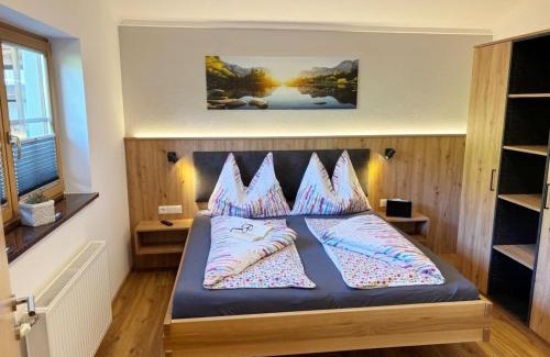 Kaprun House | Sunny Alpine Apartment by the Slopes