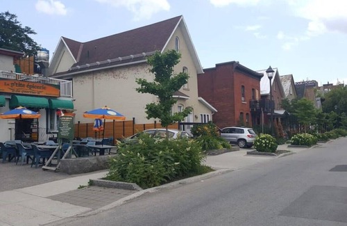 Hull Apartment | Sunny and airy downtown apartment in Hull Gatineau