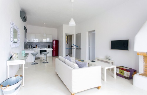 Vourkari House | Sunny and modern guest house "Illios" ideal for two couples or a small family.