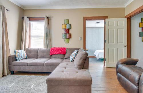 Dayton Apartment | Sunny and Spacious Dayton Condo about 1 Mi to Downtown!