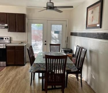 North Central Westminster House | Sunny and Spacious, Hottub, Piano, Guitars, Fenced Yard, Pets Welcome, LGBT Friendly