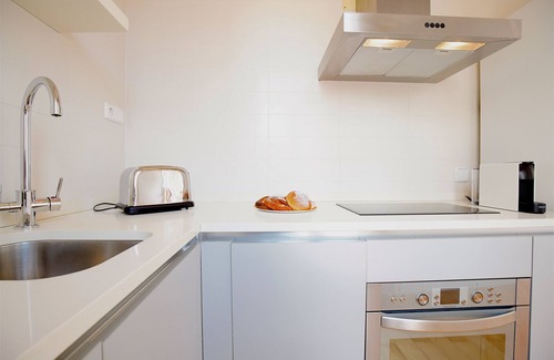 La Llotja-Born Apartment | Sunny Apartment in Palma Old Town with a 15M2 Terrace, Balcony, Wifi, AC, Bright