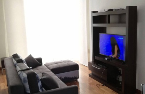 Macrodistrito Sur Apartment | Sunny apartment with pool