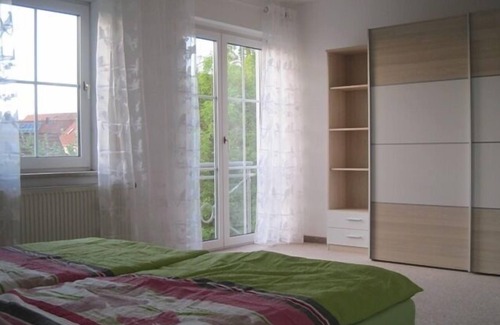 Regensburg Apartment | Sunny apartment (99 sqm) with balcony for up to 5 people
