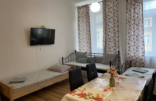 Teplice Apartment | Sunny Apartment im Stadtzentrum am Park